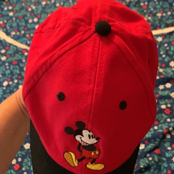 Mickey Mouse hat - Picture 3 of 6